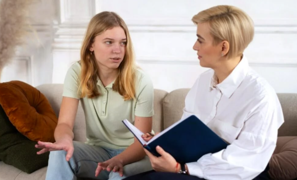 Navigating Bipolar Disorder Treatment With a Psychiatrist in Manhattan New York Accepting MVP